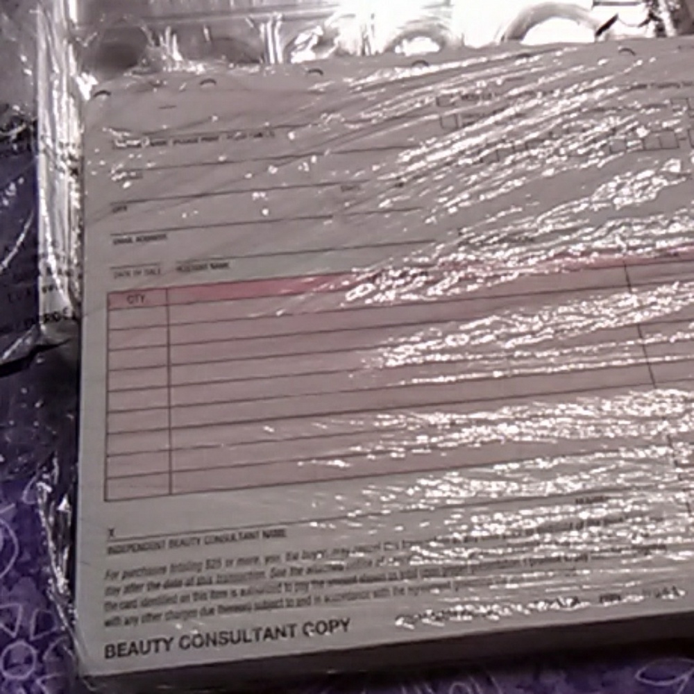 Mary Kay - Picture 3 of 4